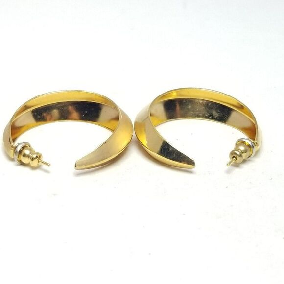 Vintage Gold Tone 1 Inch Hoop Earrings, Pointed Edge Design, Classic Style - Picture 3 of 5